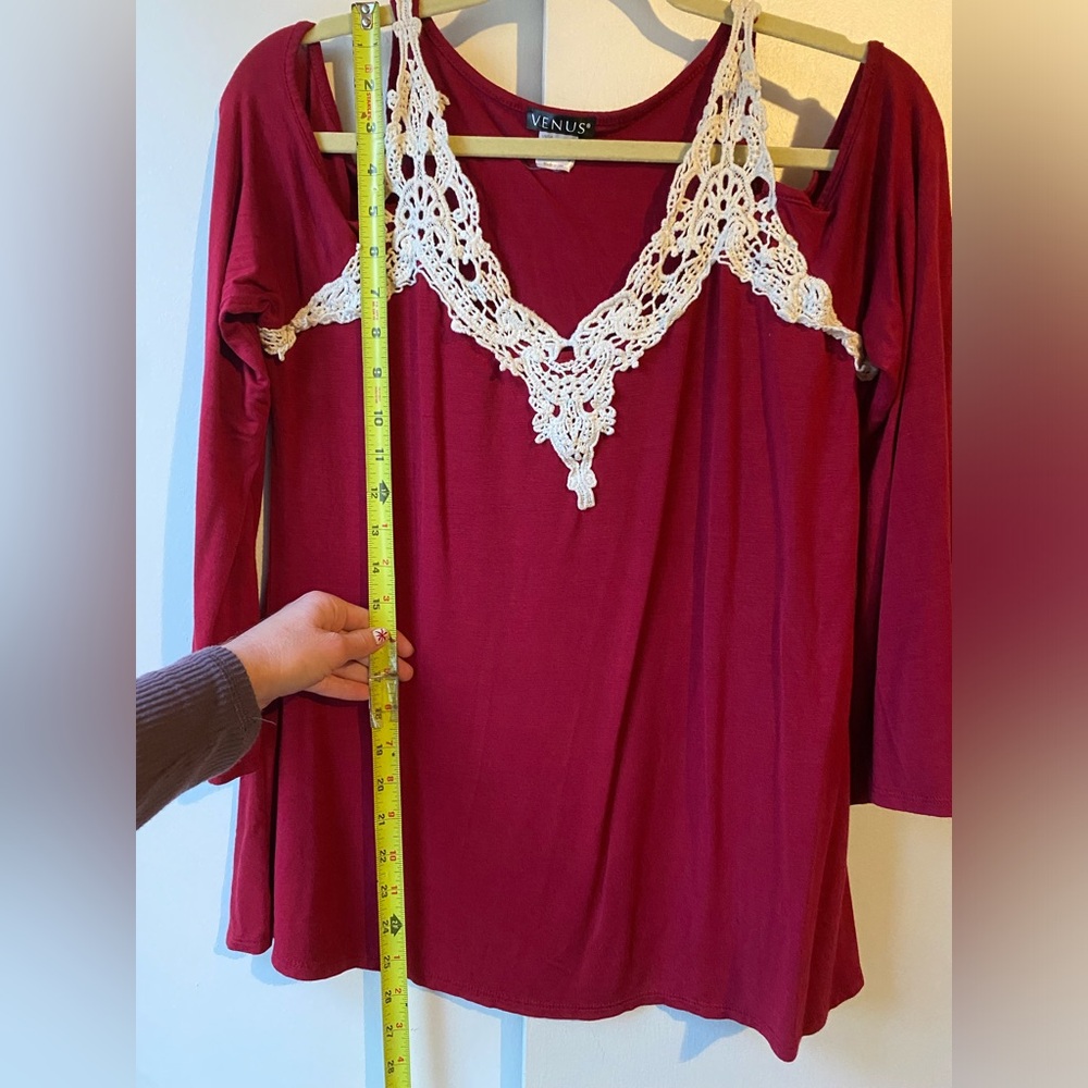 Venus 3/4 Sleeve Size Medium Open Shoulder Shirt Soft - Picture 5 of 6